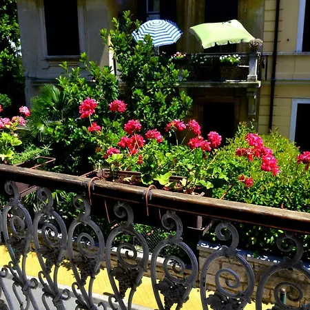 Charming 2 Min From The Apartman *