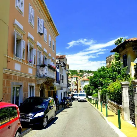 Heart Of Volosko - Steps To The Sea - Private Parking Included *